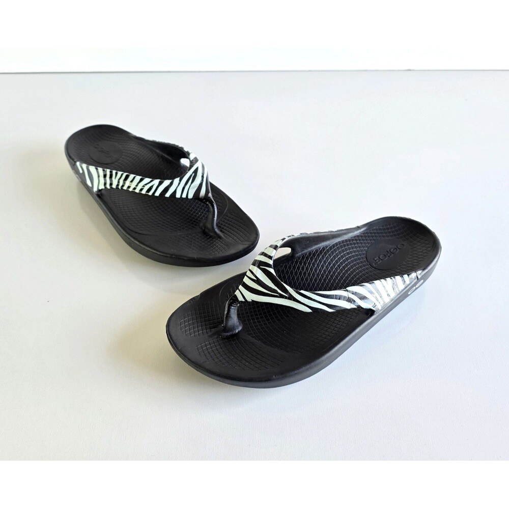 OOFOS OOlala Limited Disco Zebra Recovery Sandals Black White Women's 7 38
